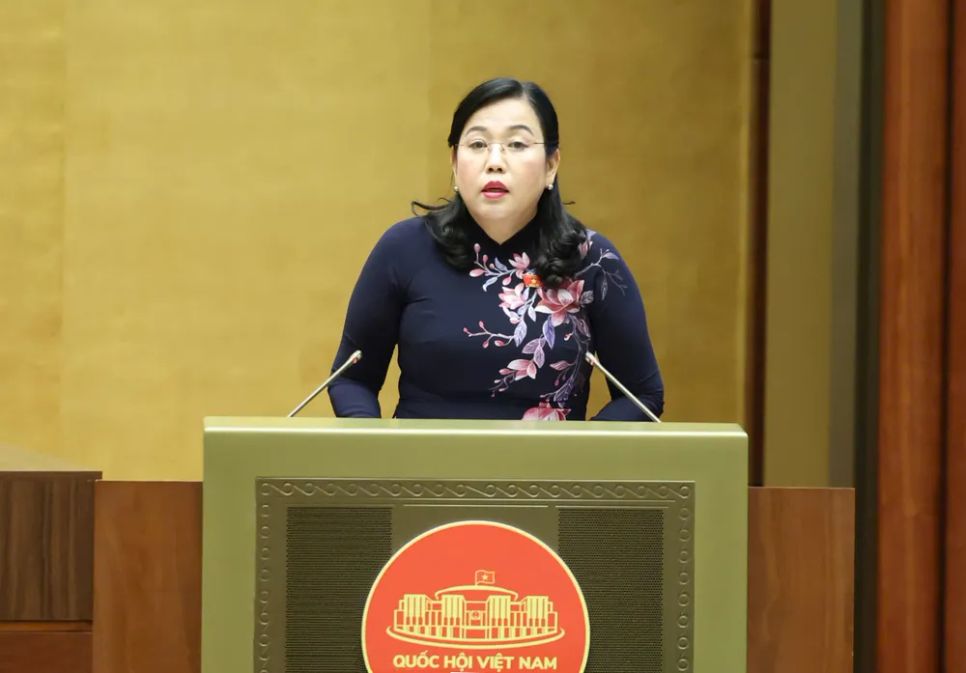 Chủ nhiệm Ủy ban Khoa học, Công nghệ và Môi trường của Quốc hội Nguyễn Thanh Hải trình bày báo cáo thẩm tra dự án Luật Trí tuệ nhân tạo. Ảnh: QUANG PHÚC