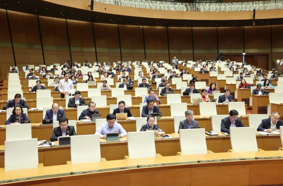 Phiên thảo luận sáng 21-11. Ảnh: QUANG PHÚC Phiên thảo luận sáng 21-11. Ảnh: QUANG PHÚC