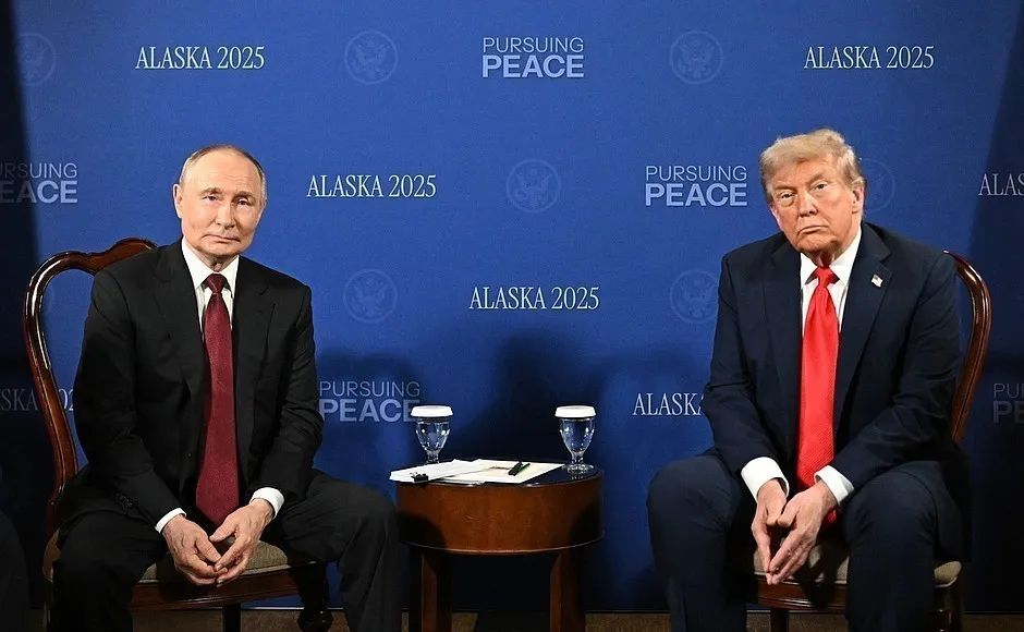 Tổng thống Vladimir Putin trong cuộc họp với Tổng thống Donald Trump tại Căn cứ Elmendorf-Richardson ở Anchorage, bang Alaska (Mỹ) ngày 15-8. Ảnh: THX/TTXVN