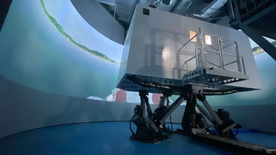 Hệ thống đạt chuẩn quốc tế cho phép các khóa huấn luyện được xây dựng theo đúng các yêu cầu về an toàn và năng lực vận hành tàu biển do tổ chức Hàng hải quốc tế (IMO) ban hành Hệ thống đạt chuẩn quốc tế cho phép các khóa huấn luyện được xây dựng theo đúng các yêu cầu về an toàn và năng lực vận hành tàu biển do tổ chức Hàng hải quốc tế (IMO) ban hành