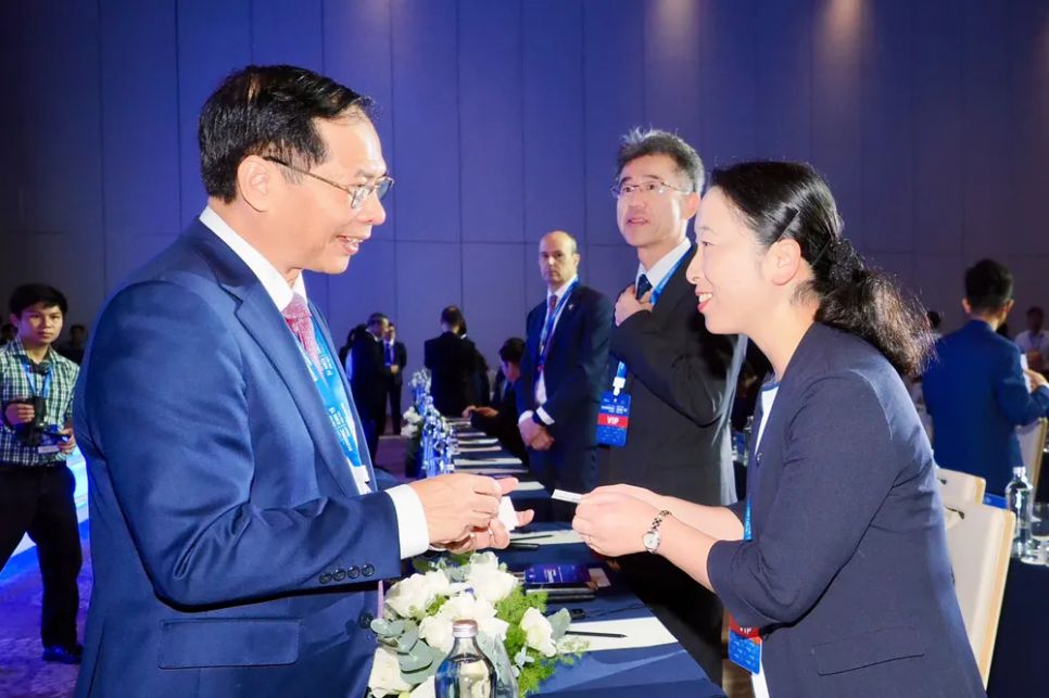 Hơn 500 trí thức trẻ và nhà lãnh đạo toàn cầu đối thoại tại Diễn đàn Kinh tế mùa thu 2025