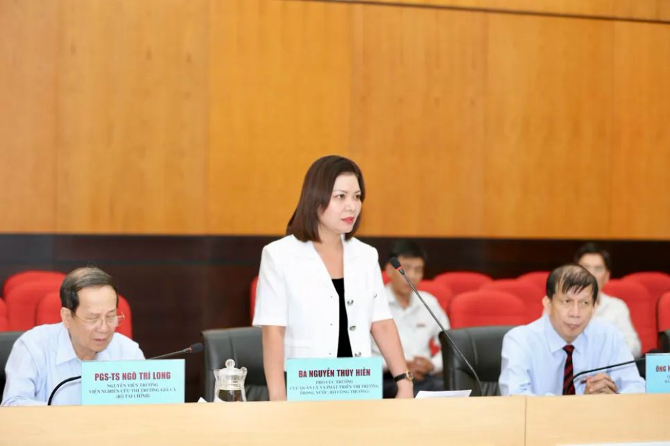 Bà Nguyễn Thúy Hiền, Phó Cục trưởng Cục quản lý và Phát triển thị trường trong nước, Bộ Công thương trao đổi. Ảnh: DŨNG PHƯƠNG Bà Nguyễn Thúy Hiền, Phó Cục trưởng Cục quản lý và Phát triển thị trường trong nước, Bộ Công thương trao đổi. Ảnh: DŨNG PHƯƠNG