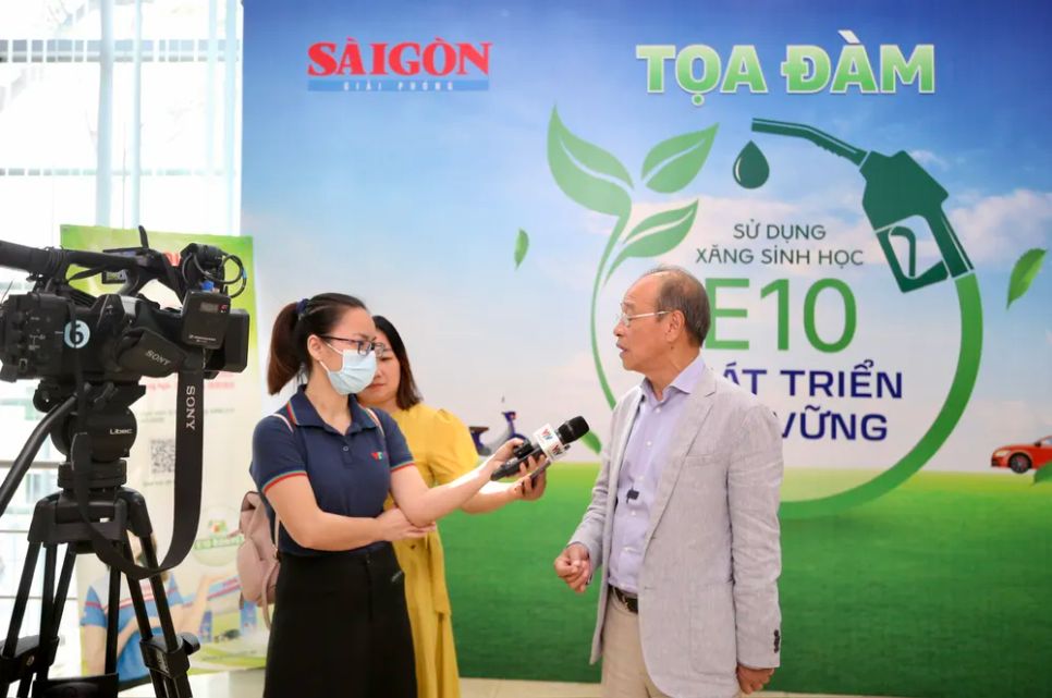 Các phóng viên tác nghiệp tại tọa đàm. Ảnh: DŨNG PHƯƠNG Các phóng viên tác nghiệp tại tọa đàm. Ảnh: DŨNG PHƯƠNG