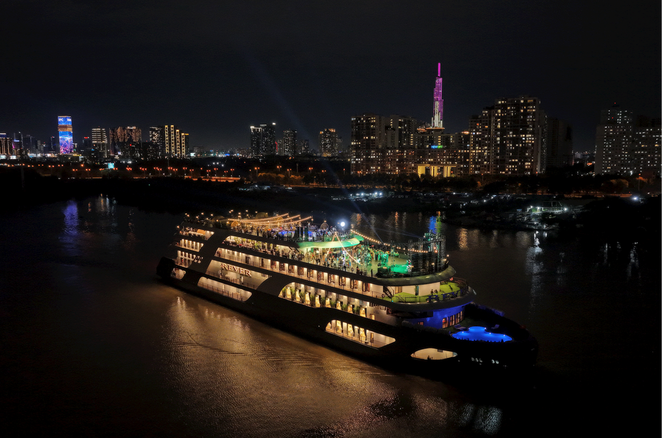 Du thuyền ẩm thực REVER Cruise: Sản phẩm mới thúc đẩy kinh tế đêm TP.HCM Du thuyền ẩm thực REVER Cruise: Sản phẩm mới thúc đẩy kinh tế đêm TP.HCM