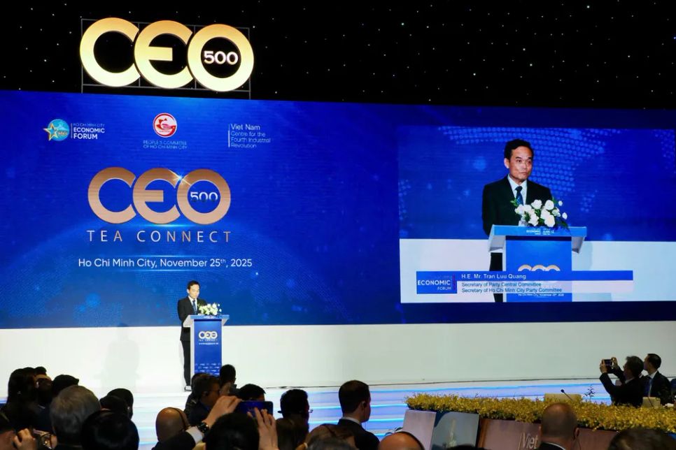 Bí thư Thành ủy TPHCM Trần Lưu Quang phát biểu tại chương trình CEO 500 - TEA Connect. Ảnh: HOÀNG HÙNG