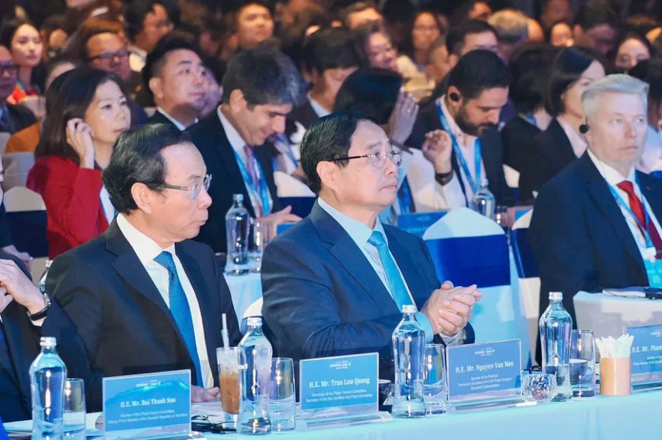 Thủ tướng Phạm Minh Chính, Ủy viên Thường trực Tiểu ban Văn kiện Đại hội XIV của Đảng Nguyễn Văn Nên dự khai mạc Diễn đàn Kinh tế mùa thu 2025. Ảnh: HOÀNG HÙNG Thủ tướng Phạm Minh Chính, Ủy viên Thường trực Tiểu ban Văn kiện Đại hội XIV của Đảng Nguyễn Văn Nên dự khai mạc Diễn đàn Kinh tế mùa thu 2025. Ảnh: HOÀNG HÙNG