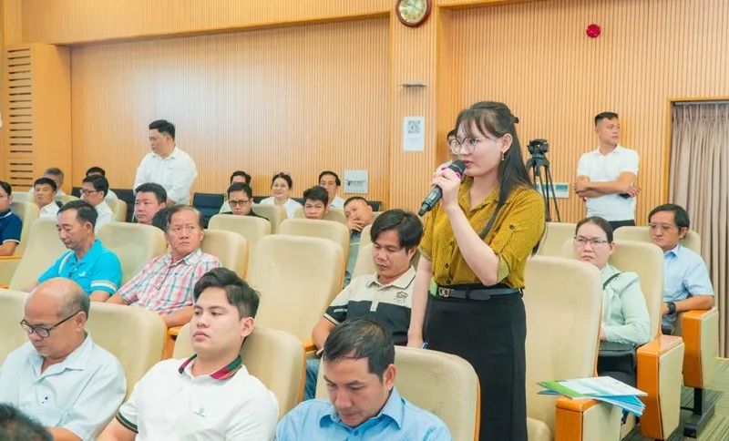 Các Khách hàng đưa ra nhiều câu hỏi xoay quanh cách tính toán tiền điện theo từng thành phần