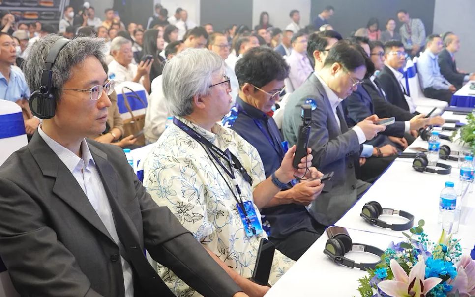 Đại diện đến từ các nước như Hàn Quốc, Nhật Bản... tham dự lễ khai mạc. Ảnh: QUANG HUY