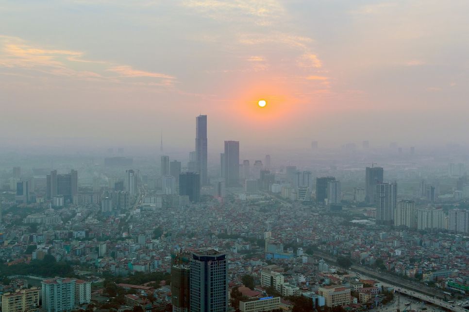 Hà Nội và các tỉnh lân cận sắp đối mặt nguy cơ ô nhiễm không khí gia tăng. Ảnh: Shutterstock Hà Nội và các tỉnh lân cận sắp đối mặt nguy cơ ô nhiễm không khí gia tăng. Ảnh: Shutterstock