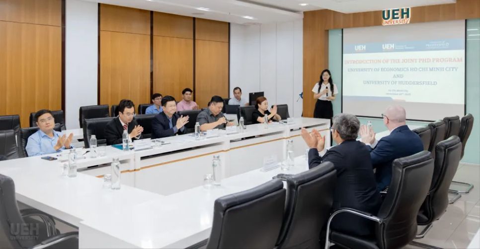 Toàn cảnh lễ công bố Toàn cảnh lễ công bố