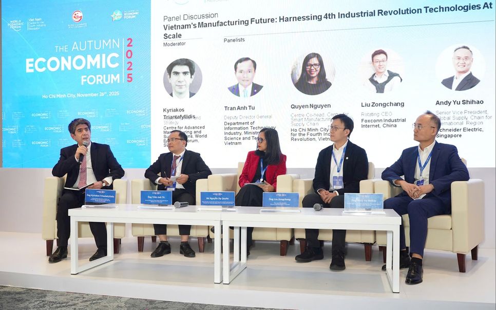 Các chuyên gia đều cho rằng sản xuất thông minh là chìa khoá của chuỗi cung ứng toàn cầu Các chuyên gia đều cho rằng sản xuất thông minh là chìa khoá của chuỗi cung ứng toàn cầu