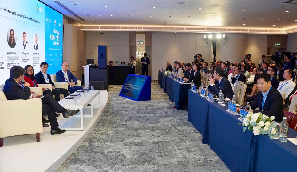 Toạ đàm “Sản xuất thông minh và Chuỗi cung ứng toàn cầu” thu hút sự tham gia rất đông các doanh nghiệp trong và ngoài nước Toạ đàm “Sản xuất thông minh và Chuỗi cung ứng toàn cầu” thu hút sự tham gia rất đông các doanh nghiệp trong và ngoài nước