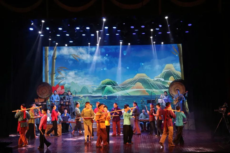 Biểu diễn trong đêm bế mạc trao giải