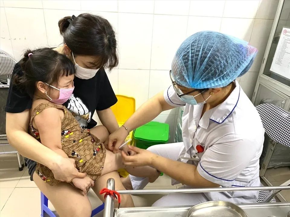 Tiêm vaccine cúm mùa để phòng cúm cho trẻ em Tiêm vaccine cúm mùa để phòng cúm cho trẻ em
