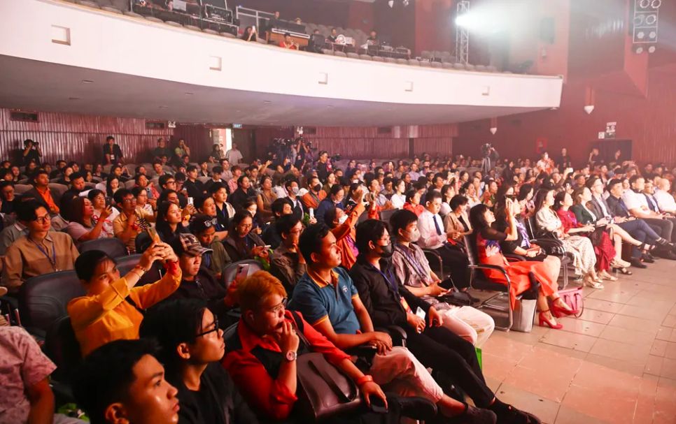 Đông đảo người dân tham gia Đông đảo người dân tham gia