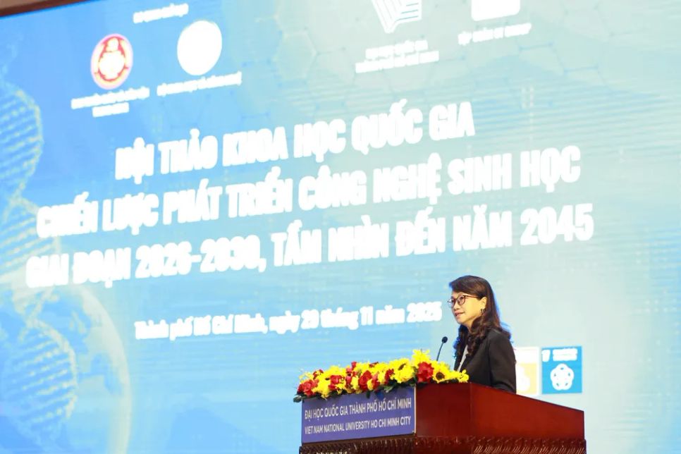 GS-TS Lê Thị Thanh Mai, Phó Giám đốc ĐHQG TPHCM phát biểu tại hội thảo GS-TS Lê Thị Thanh Mai, Phó Giám đốc ĐHQG TPHCM phát biểu tại hội thảo