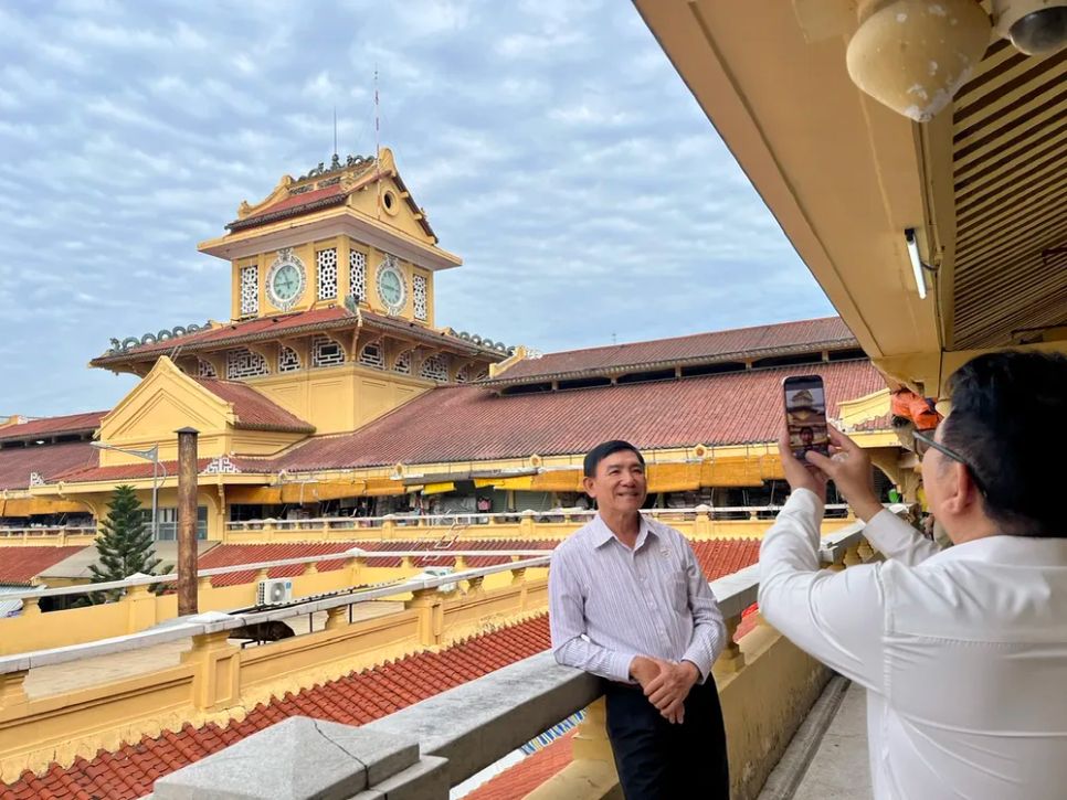 Góc chụp hình được người dân, du khách yêu thích khi đến với chợ Bình Tây Góc chụp hình được người dân, du khách yêu thích khi đến với chợ Bình Tây