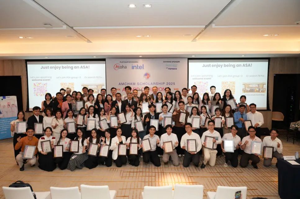 Các sinh viên nhận học bổng AmCham TPHCM năm 2025 Các sinh viên nhận học bổng AmCham TPHCM năm 2025