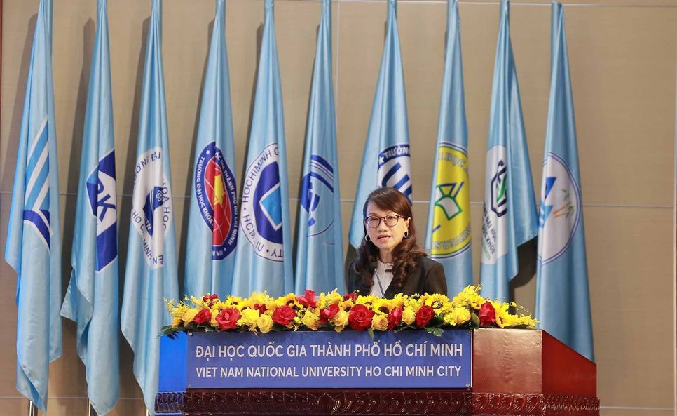 GS.TS Nguyễn Thị Thanh Mai - Phó giám đốc ĐHQG TP.HCM phát biểu tại Hội thảo. Ảnh: Trọng Tín