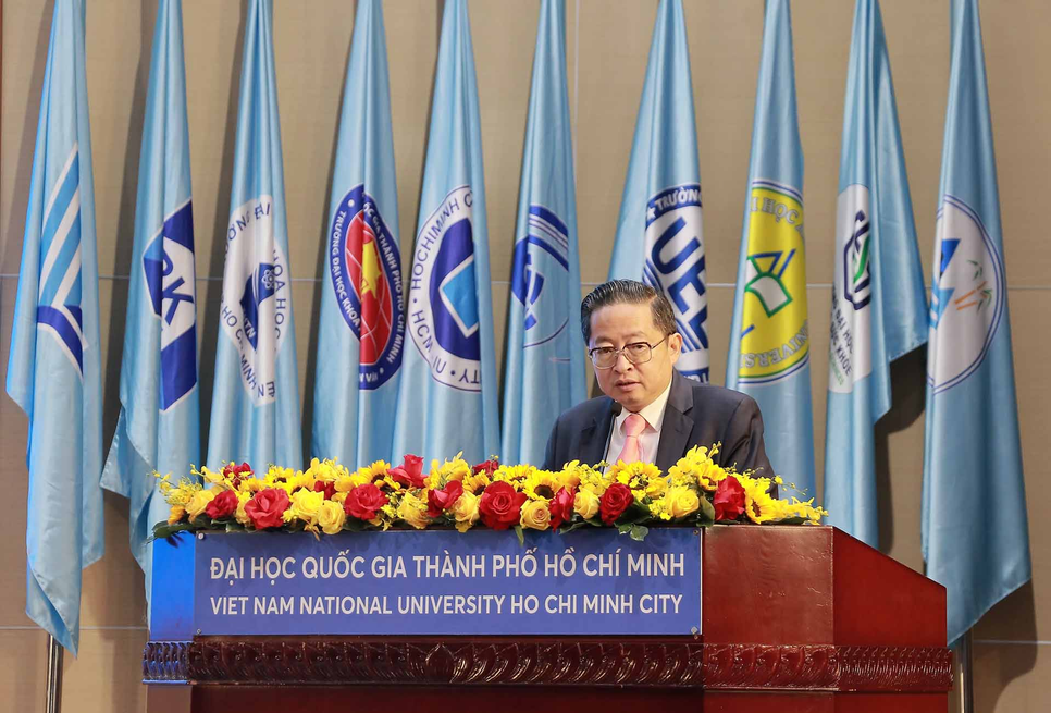 Ông Trần Kim Chung - Chủ tịch Tập đoàn CT Group phát biểu tại Hội thảo. Ảnh: Trọng Tín