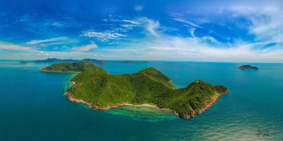 VQG Côn Đảo nhìn từ trên cao. Ảnh: VQG