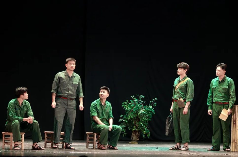 Tham gia quân ngũ, thực hiện lý tưởng cách mạng, giúp các chiến sĩ trẻ ngày một trưởng thành. Ảnh: THÚY BÌNH Tham gia quân ngũ, thực hiện lý tưởng cách mạng, giúp các chiến sĩ trẻ ngày một trưởng thành. Ảnh: THÚY BÌNH