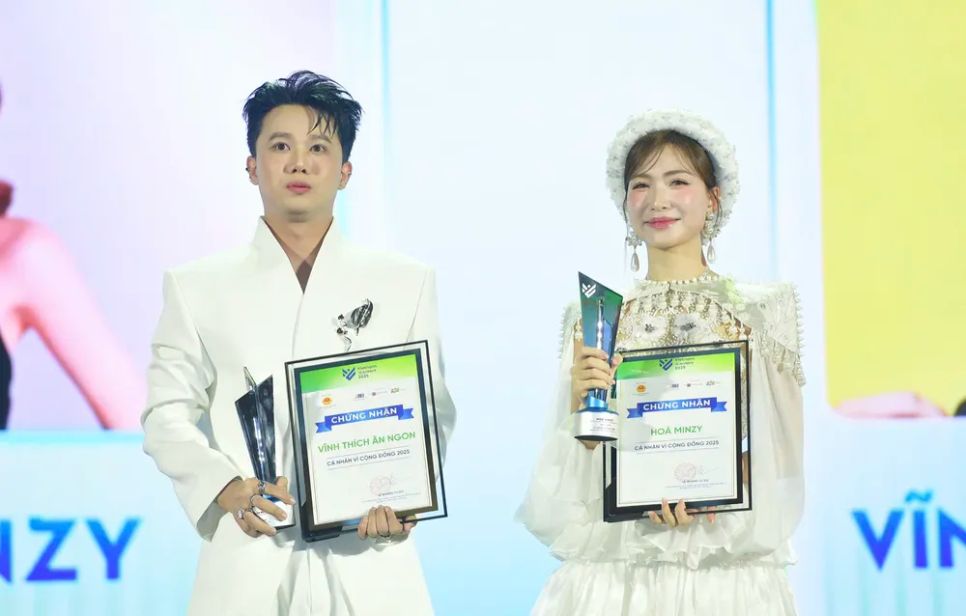 Trao giải Cá nhân vì cộng đồng