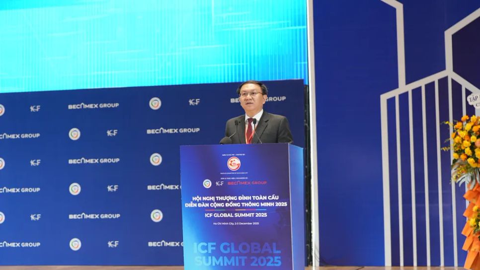 Ông Lâm Đình Thắng, Giám đốc Sở KH-CN TPHCM phát biểu tại buổi lễ Ông Lâm Đình Thắng, Giám đốc Sở KH-CN TPHCM phát biểu tại buổi lễ