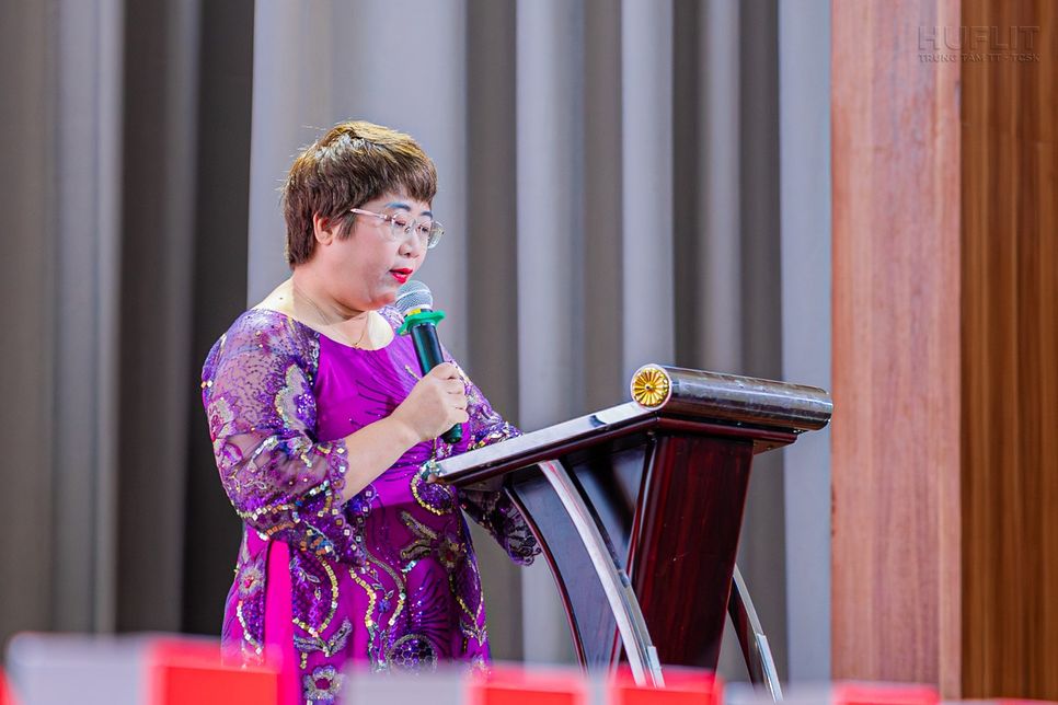 Dịch giả Nguyễn Lệ Chi chia sẻ Dịch giả Nguyễn Lệ Chi chia sẻ