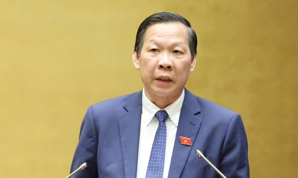 Chủ nhiệm Ủy ban Kinh tế - Tài chính Phan Văn Mãi trình bày báo cáo thẩm tra, chiều 3/12. Ảnh: Đại biểu Nhân dân Chủ nhiệm Ủy ban Kinh tế - Tài chính Phan Văn Mãi trình bày báo cáo thẩm tra, chiều 3/12. Ảnh: Đại biểu Nhân dân