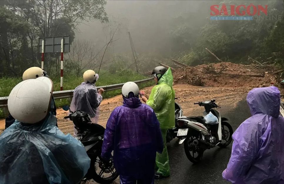Đèo Mimosa lại sạt lở, cấm phương tiện lưu thông Đèo Mimosa lại sạt lở, cấm phương tiện lưu thông