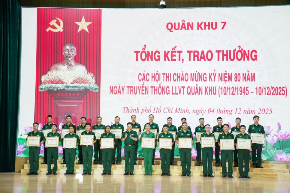 Quân khu 7 trao thưởng 143 tập thể, cá nhân xuất sắc