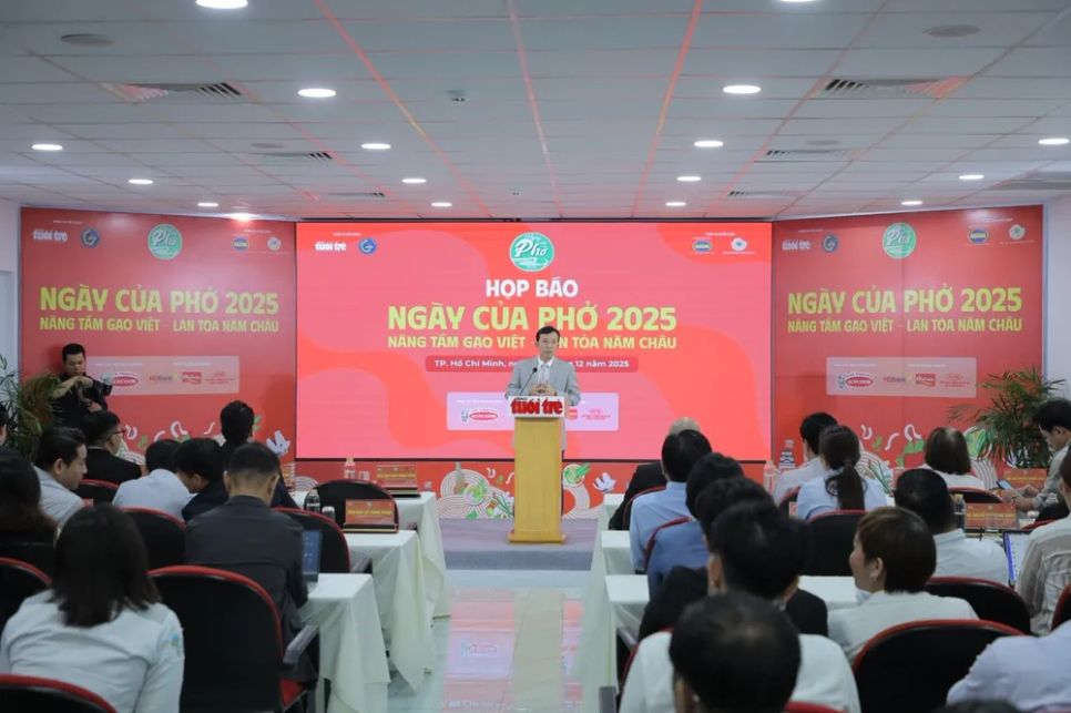 Các đại biểu tham dự cuộc họp báo trưa 4-12 Các đại biểu tham dự cuộc họp báo trưa 4-12