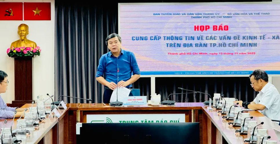 Cuộc họp báo do ông Tăng Hữu Phong, Phó Trưởng Ban Tuyên giáo và Dân vận Thành ủy TPHCM chủ trì chiều 4-12. Ảnh: ĐÌNH DƯ Cuộc họp báo do ông Tăng Hữu Phong, Phó Trưởng Ban Tuyên giáo và Dân vận Thành ủy TPHCM chủ trì chiều 4-12. Ảnh: ĐÌNH DƯ