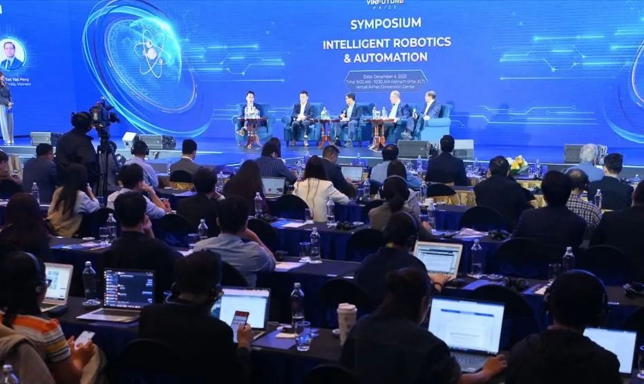 Tọa đàm “Robot và tự động hóa thông minh” Tọa đàm “Robot và tự động hóa thông minh”