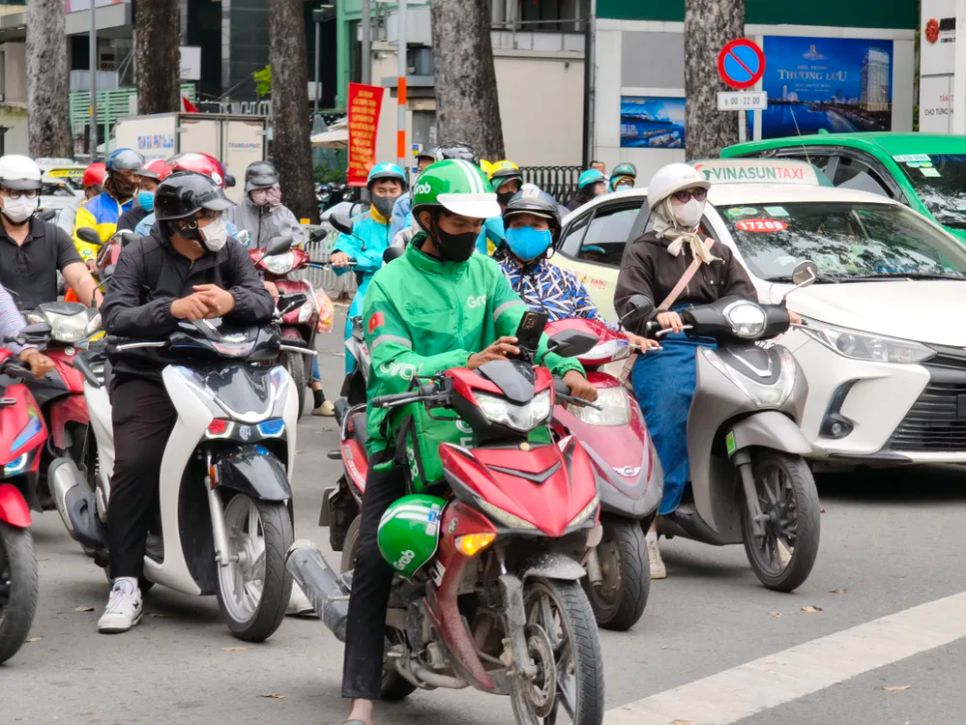 Gia tăng ô nhiễm, 'thủ phạm' không chỉ có phương tiện giao thông Gia tăng ô nhiễm, 'thủ phạm' không chỉ có phương tiện giao thông