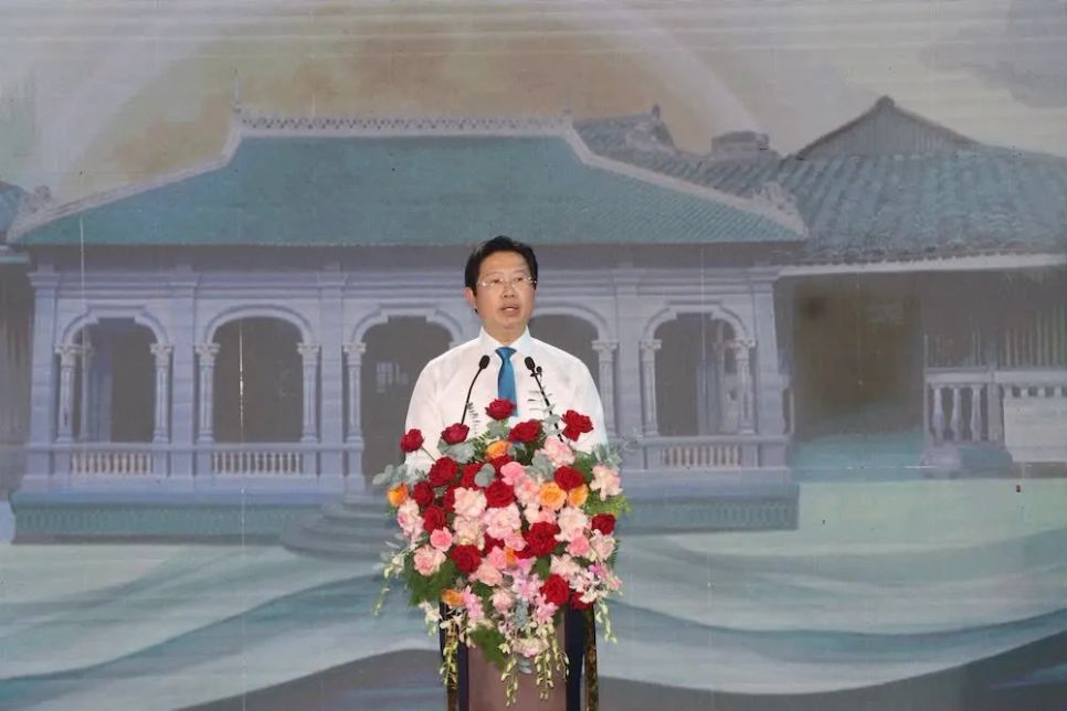 <i>Phó Chủ tịch UBND tỉnh Huỳnh Minh Tuấn phát biểu khai mạc sự kiện</i>