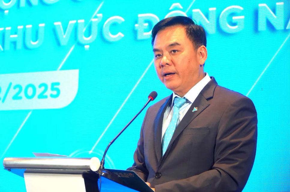 Chủ tịch Hội đồng quản trị Tổng công ty Cổ phần Hóa chất và Phân bón dầu khí Nguyễn Xuân Hòa chia sẻ thông tin về sản phẩm DEF - Phú Mỹ Xanh