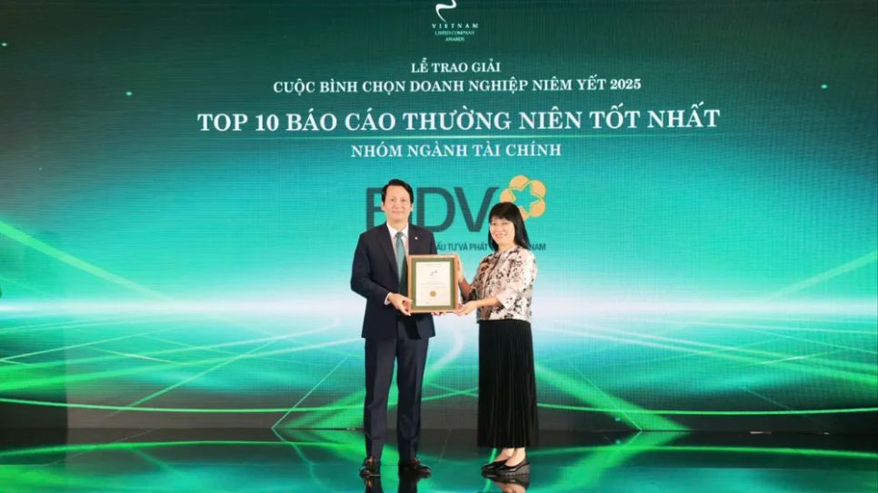 BIDV nhận giải “Báo cáo thường niên tốt nhất” lần thứ 3 liên tiếp BIDV nhận giải “Báo cáo thường niên tốt nhất” lần thứ 3 liên tiếp