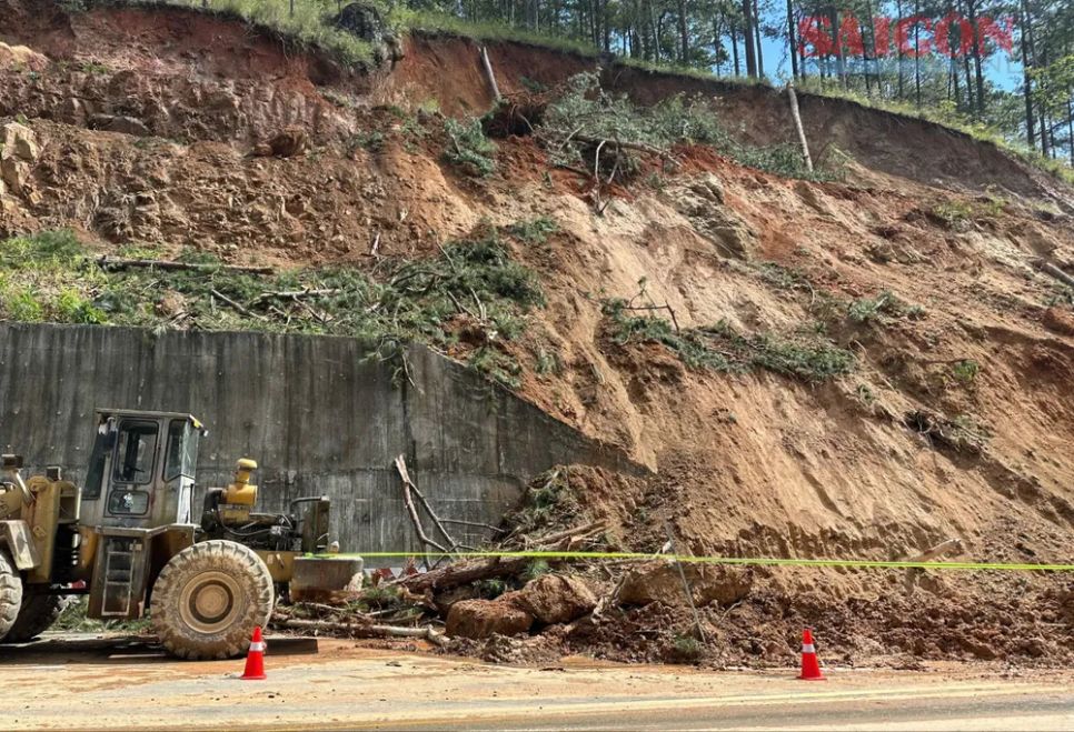 Lâm Đồng: Cho lưu thông tạm thời một số phương tiện qua đèo Prenn Lâm Đồng: Cho lưu thông tạm thời một số phương tiện qua đèo Prenn