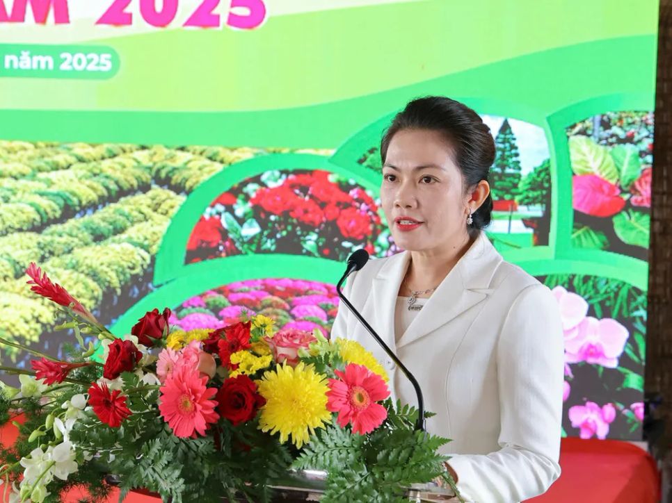 <i>Bà Nguyễn Thị Uyên Trang, Giám đốc Sở Văn hóa, Thể thao và Du lịch tỉnh Đồng Tháp thông tin sự kiện</i>