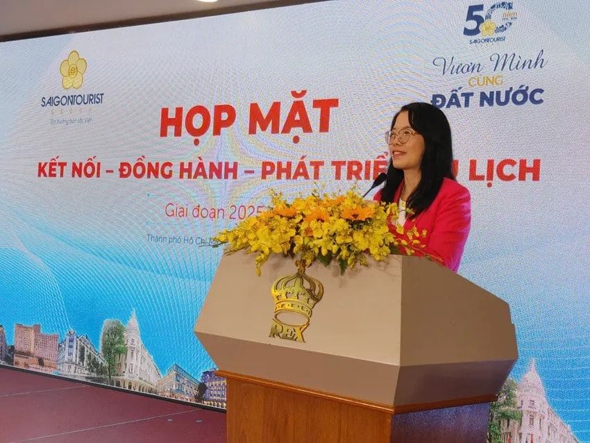 Bà Nguyễn Thị Ánh Hoa - Chủ tịch Hội đồng Thành viên Saigontourist Group phát biểu tại buổi họp mặt. Ảnh: TT Bà Nguyễn Thị Ánh Hoa - Chủ tịch Hội đồng Thành viên Saigontourist Group phát biểu tại buổi họp mặt. Ảnh: TT