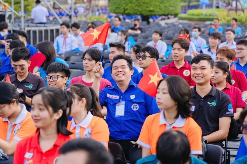 Thanh niên tham gia ngày hội