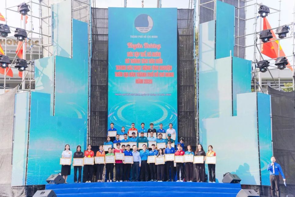 Tuyên dương các tập thể, cá nhân có thành tích tiêu biểu trong hoạt động tình nguyện trên địa bàn TPHCM năm 2025