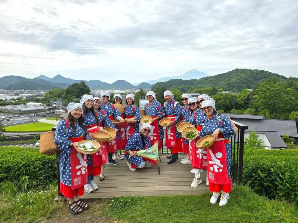 Khách Việt Nam trải nghiệm du lịch tại Nhật Bản do BenThanh Tourist tổ chức