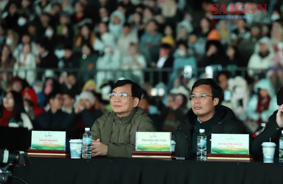 Chủ tịch UBND tỉnh Lâm Đồng Hồ Văn Mười tham dự buổi bế mạc. Ảnh: ĐOÀN KIÊN Chủ tịch UBND tỉnh Lâm Đồng Hồ Văn Mười tham dự buổi bế mạc. Ảnh: ĐOÀN KIÊN