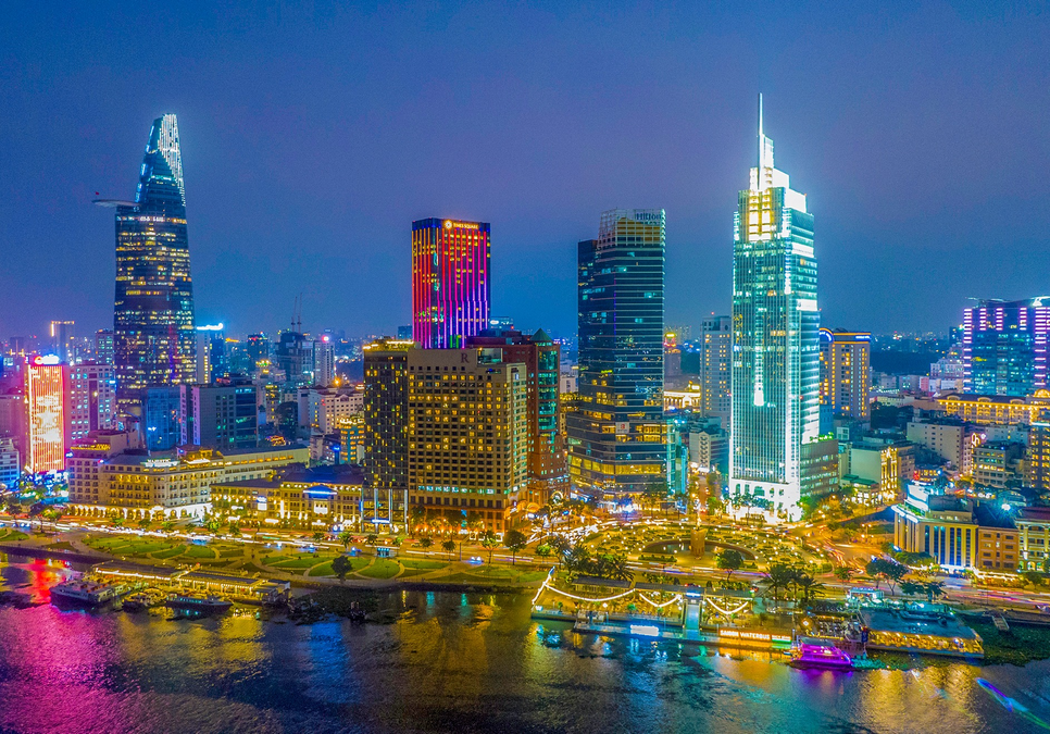 Xây dựng các chính sách chiến lược mang tính “vượt khung” để TP.HCM thực sự trở thành siêu đô thị, trung tâm tài chính, sản xuất, logistics và đổi mới sáng tạo tầm khu vực và toàn cầu. Ảnh: Hoàng Triều Xây dựng các chính sách chiến lược mang tính “vượt khung” để TP.HCM thực sự trở thành siêu đô thị, trung tâm tài chính, sản xuất, logistics và đổi mới sáng tạo tầm khu vực và toàn cầu. Ảnh: Hoàng Triều