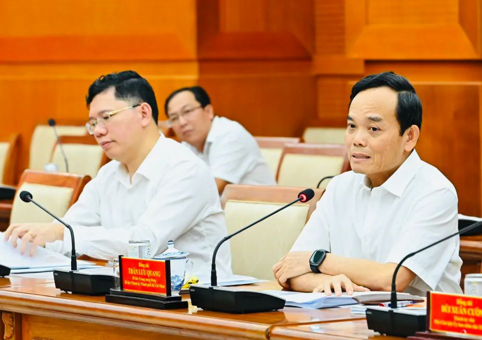 Bí thư Thành ủy TPHCM Trần Lưu Quang chủ trì phiên họp chiều 8-12. Ảnh: VIỆT DŨNG Bí thư Thành ủy TPHCM Trần Lưu Quang chủ trì phiên họp chiều 8-12. Ảnh: VIỆT DŨNG