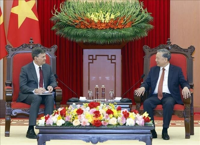 Tổng Bí thư Tô Lâm tiếp Giám đốc Học viện Tổng thống Liên Bang Nga Aleksey Komissarov. Ảnh: Thống Nhất/TTXVN Tổng Bí thư Tô Lâm tiếp Giám đốc Học viện Tổng thống Liên Bang Nga Aleksey Komissarov. Ảnh: Thống Nhất/TTXVN