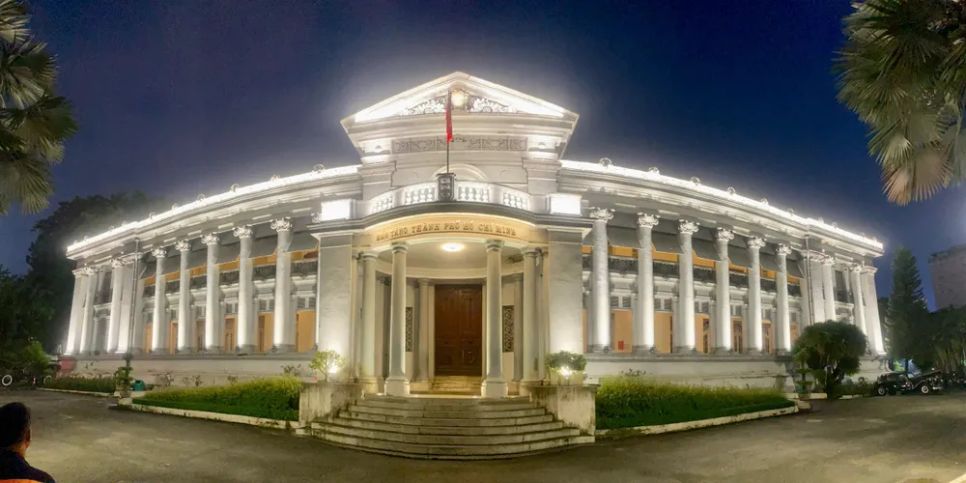 Hệ thống chiếu sáng nghệ thuật Bảo tàng TPHCM. Ảnh: QUỐC HÙNG Hệ thống chiếu sáng nghệ thuật Bảo tàng TPHCM. Ảnh: QUỐC HÙNG